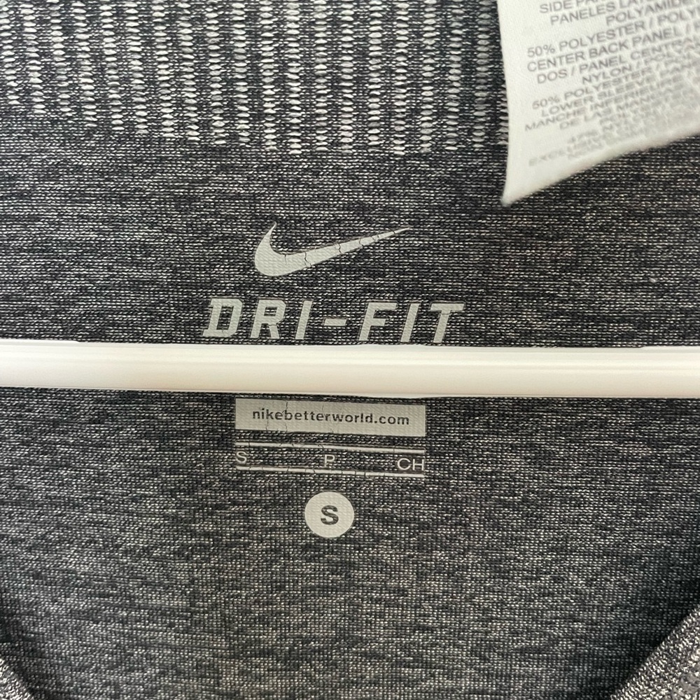 Nike long sleeve thumb holes - Picture 5 of 6